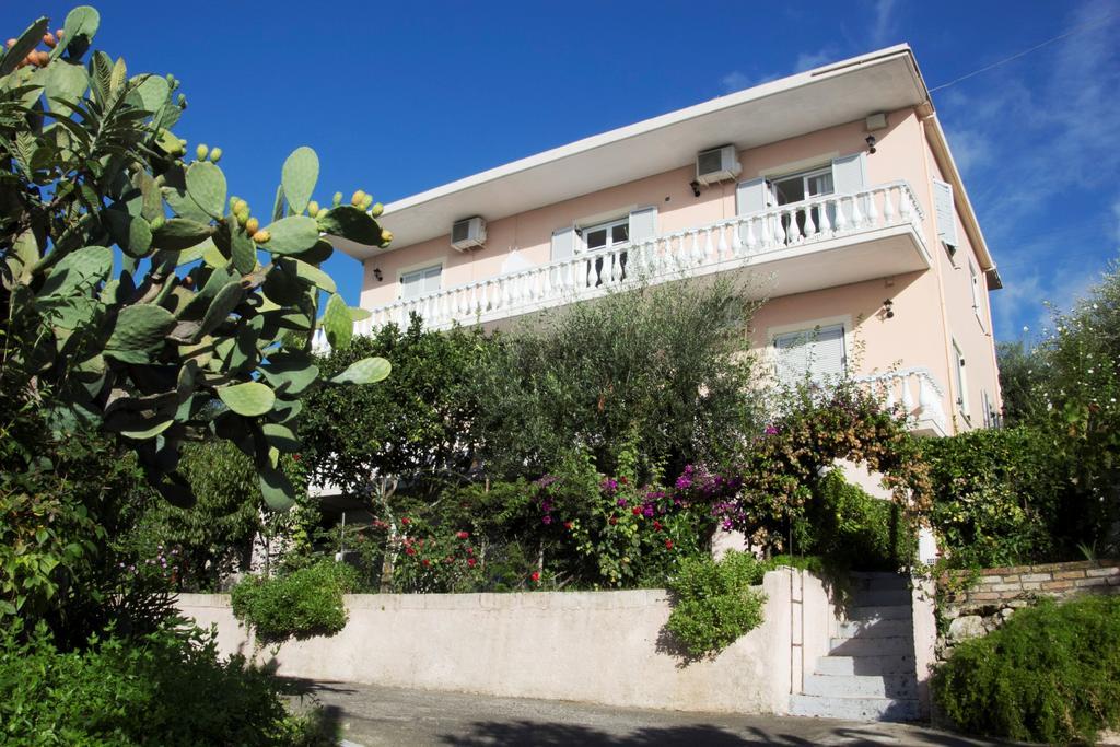 Apostolos & Eleni Family Apartments Perama  Eksteriør bilde