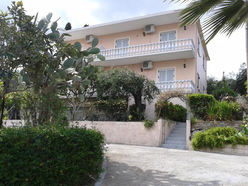Apostolos & Eleni Family Apartments Perama  Eksteriør bilde