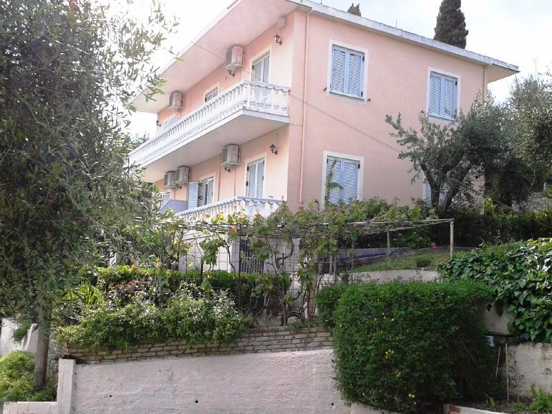 Apostolos & Eleni Family Apartments Perama  Eksteriør bilde